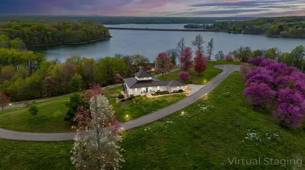 $705,000 | 55 Eagles Landing, Eddyville, KY 42038