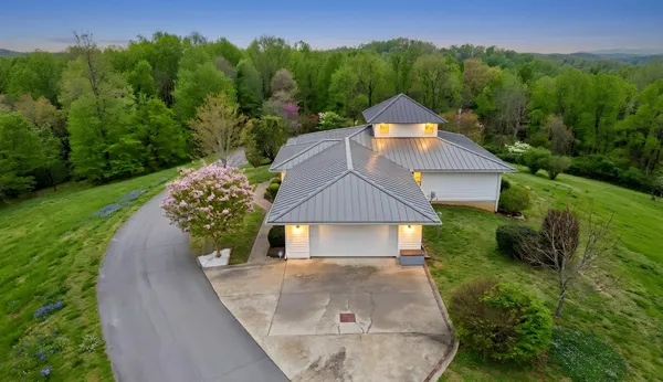 $705,000 | 55 Eagles Landing, Eddyville, KY 42038