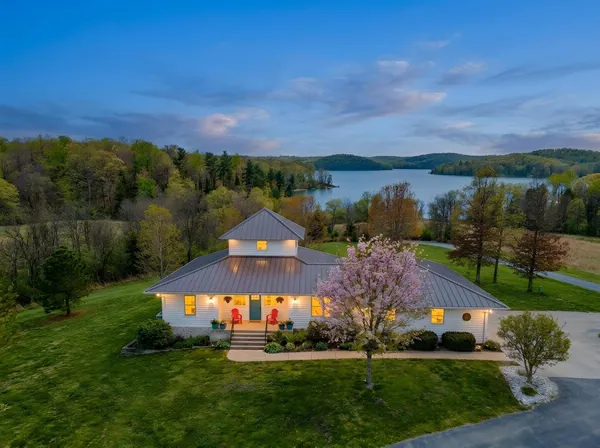 $705,000 | 55 Eagles Landing, Eddyville, KY 42038