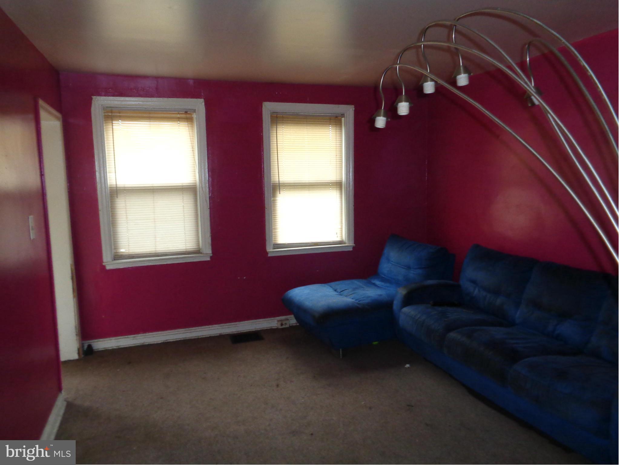 2944 Sollers Point Road Dundalk, MD 21222 - Photo 3 of 13 Living Room