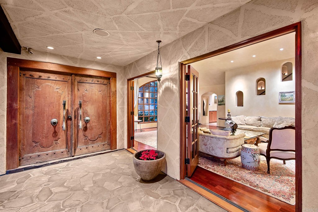 578 B Avenue Coronado, CA 92118 - Photo 5 of 43