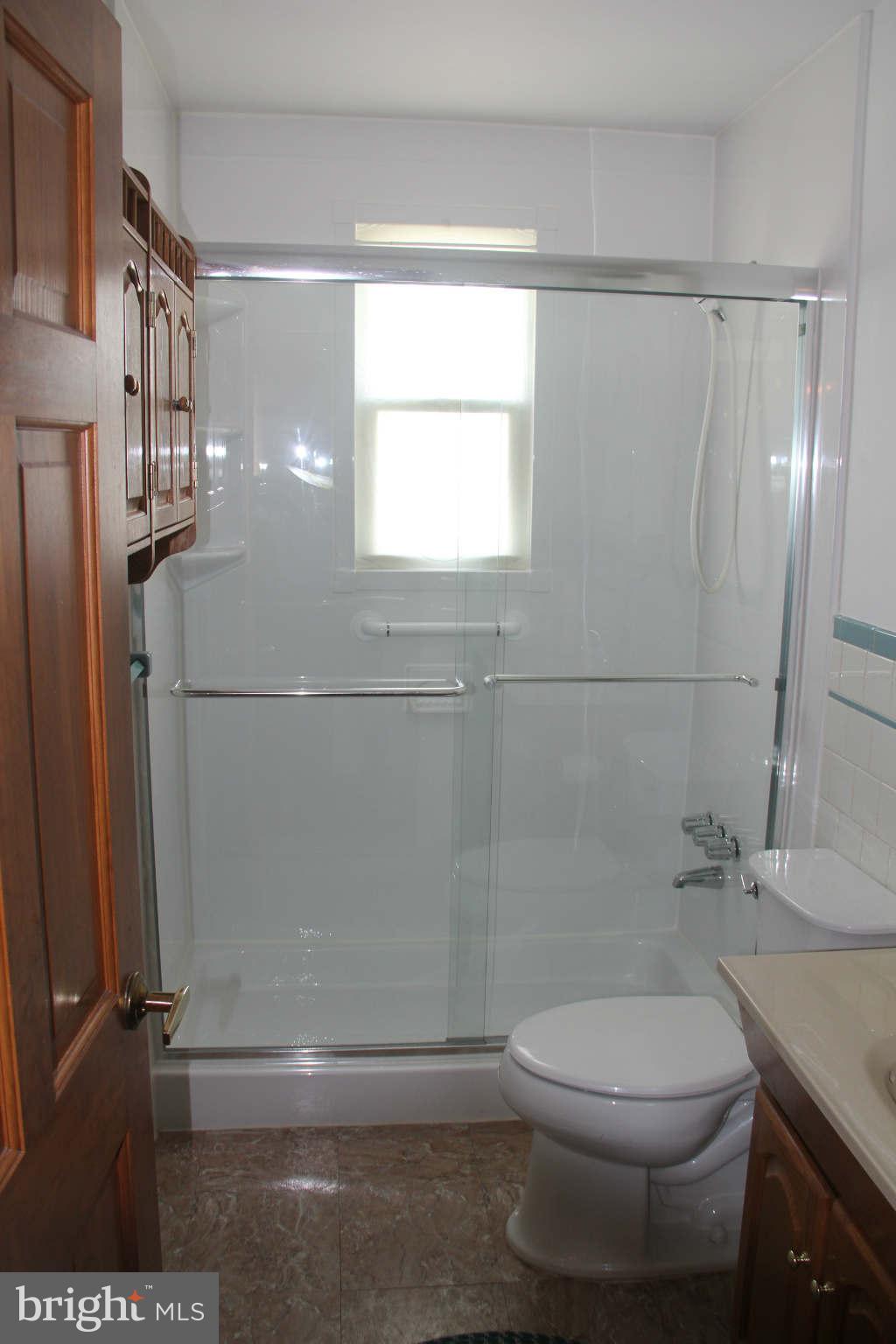 7820 Highpoint Road Baltimore, MD 21234 - Photo 12 of 25 Bath (Master)