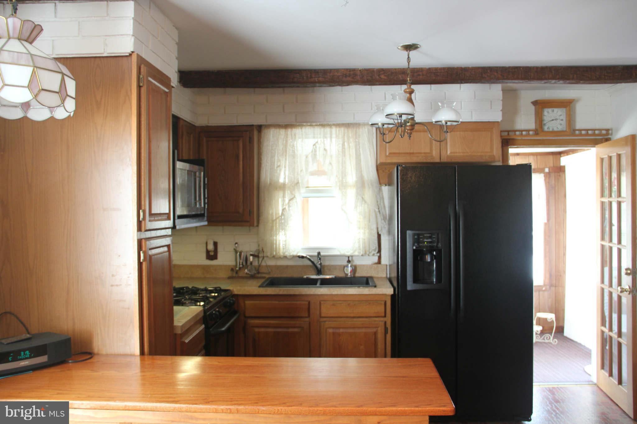 7820 Highpoint Road Baltimore, MD 21234 - Photo 9 of 25 Kitchen