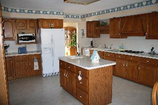 4130 School Road Temperance, MI 48182 - Photo 11 of 19 kitchen