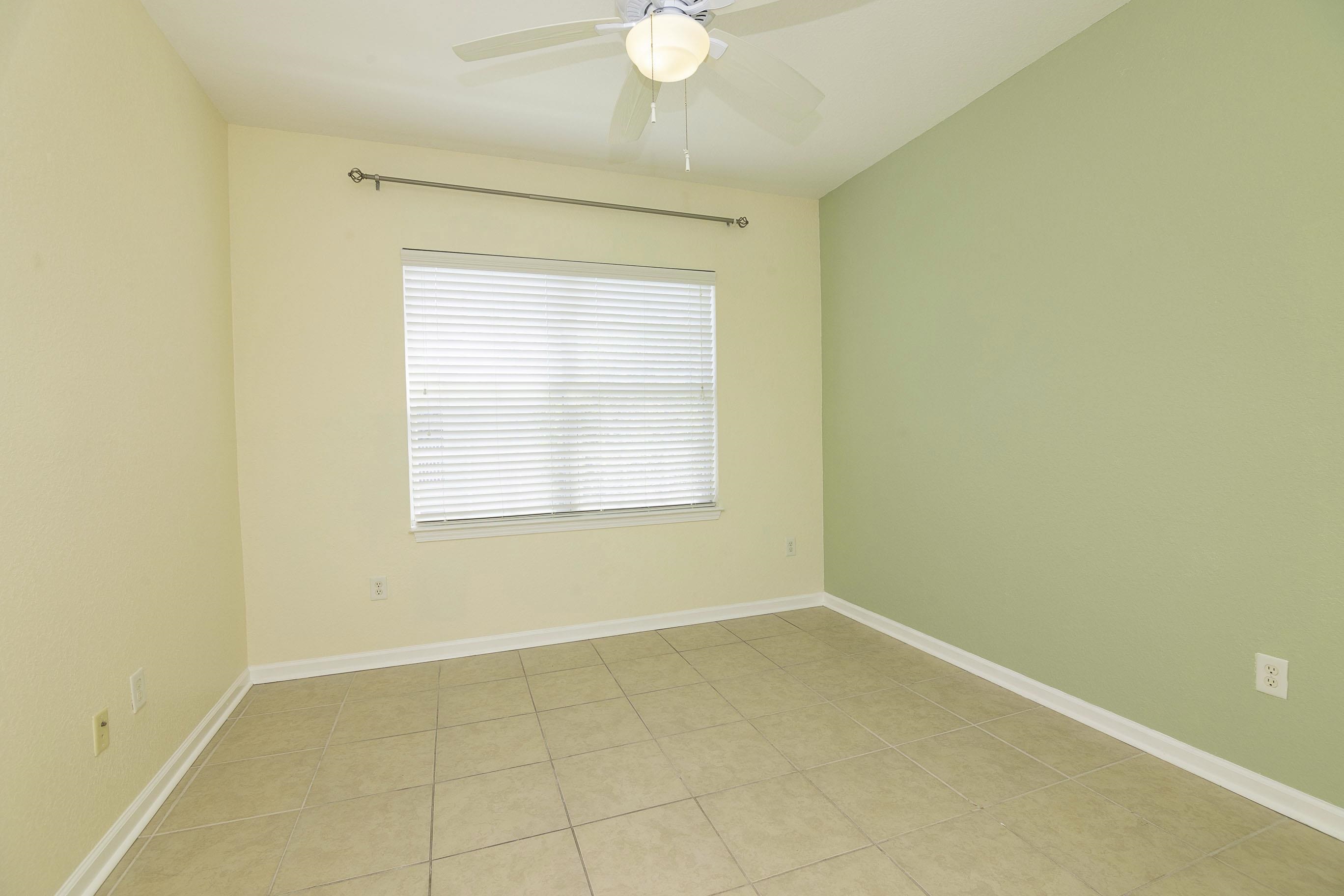 175 Bayberry Circle, Unit 1008 St. Augustine, FL 32086 - Photo 34 of 44 an empty room with a window