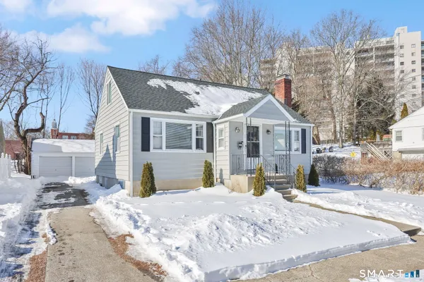 $409,999 | 11 Stratfield Place, Bridgeport, CT 06604