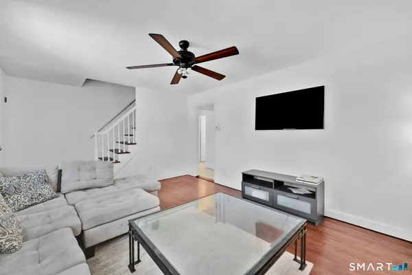 $409,999 | 11 Stratfield Place, Bridgeport, CT 06604