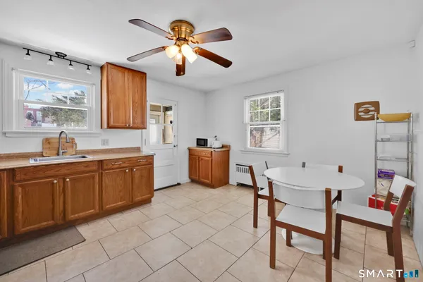 $409,999 | 11 Stratfield Place, Bridgeport, CT 06604