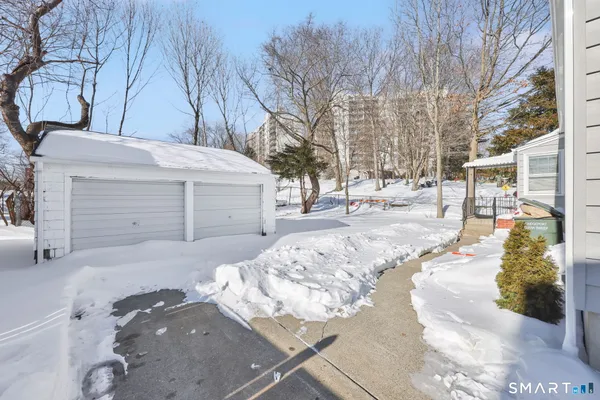 $409,999 | 11 Stratfield Place, Bridgeport, CT 06604