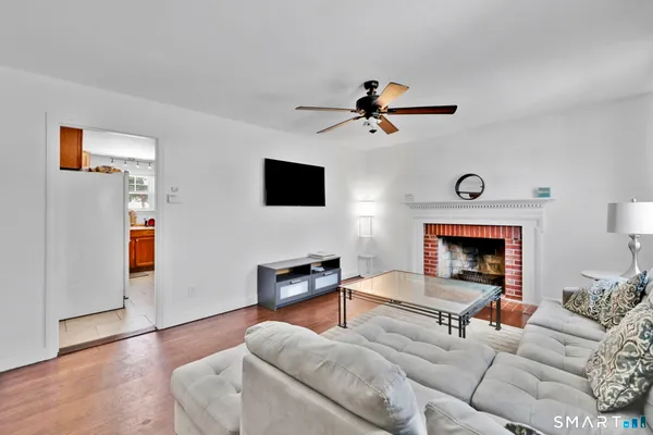 $409,999 | 11 Stratfield Place, Bridgeport, CT 06604
