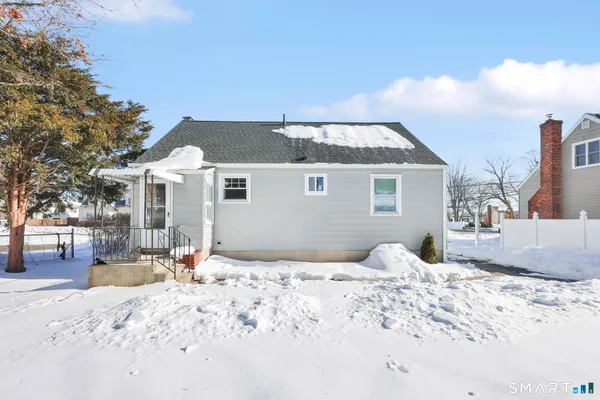 $409,999 | 11 Stratfield Place, Bridgeport, CT 06604