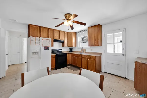 $409,999 | 11 Stratfield Place, Bridgeport, CT 06604