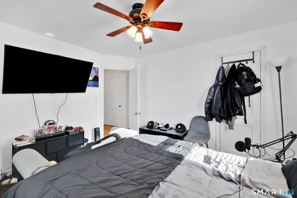 $409,999 | 11 Stratfield Place, Bridgeport, CT 06604