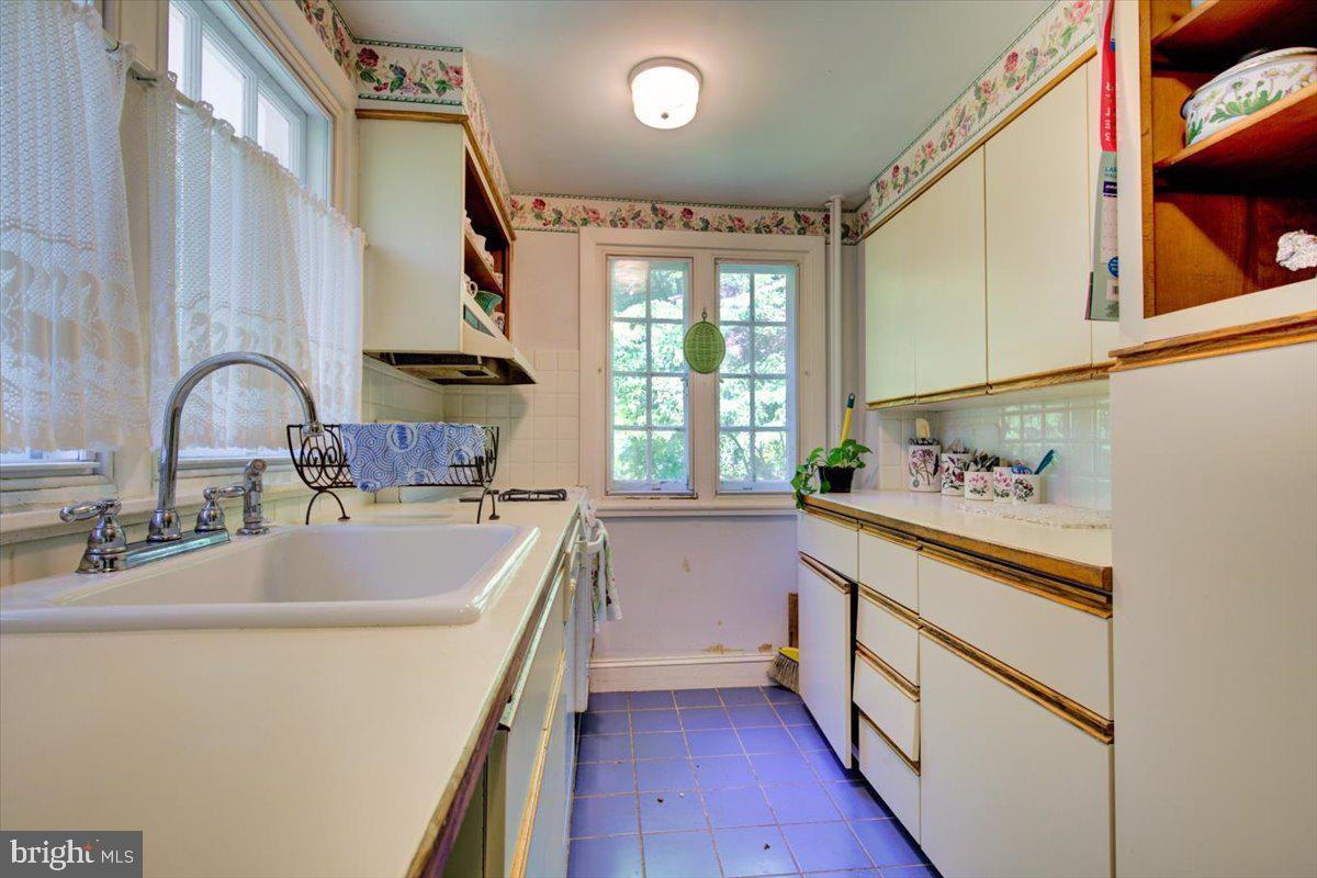 446 Homestead Road Wayne, PA 19087 - Photo 11 of 31