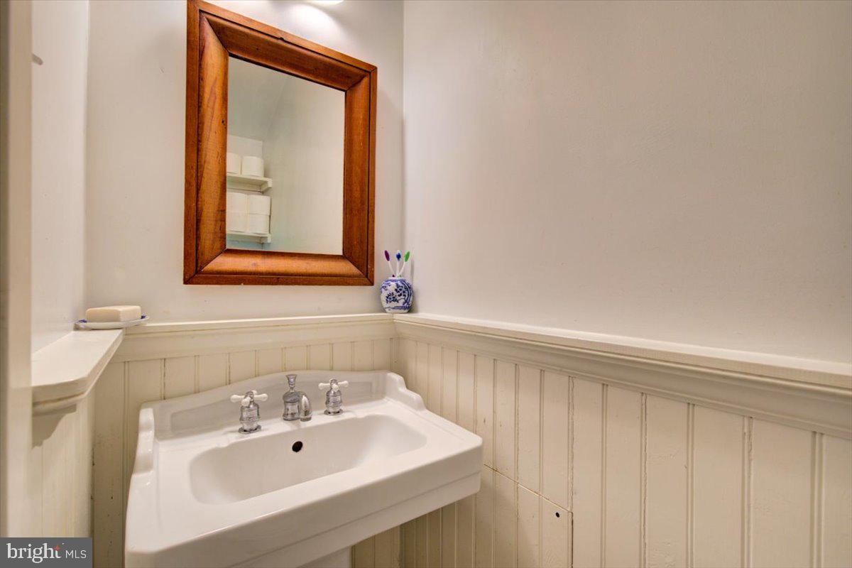 446 Homestead Road Wayne, PA 19087 - Photo 25 of 31