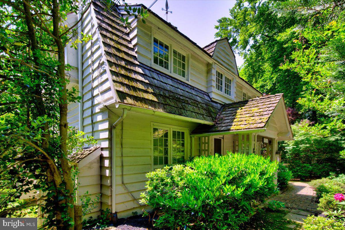 446 Homestead Road Wayne, PA 19087 - Photo 5 of 31