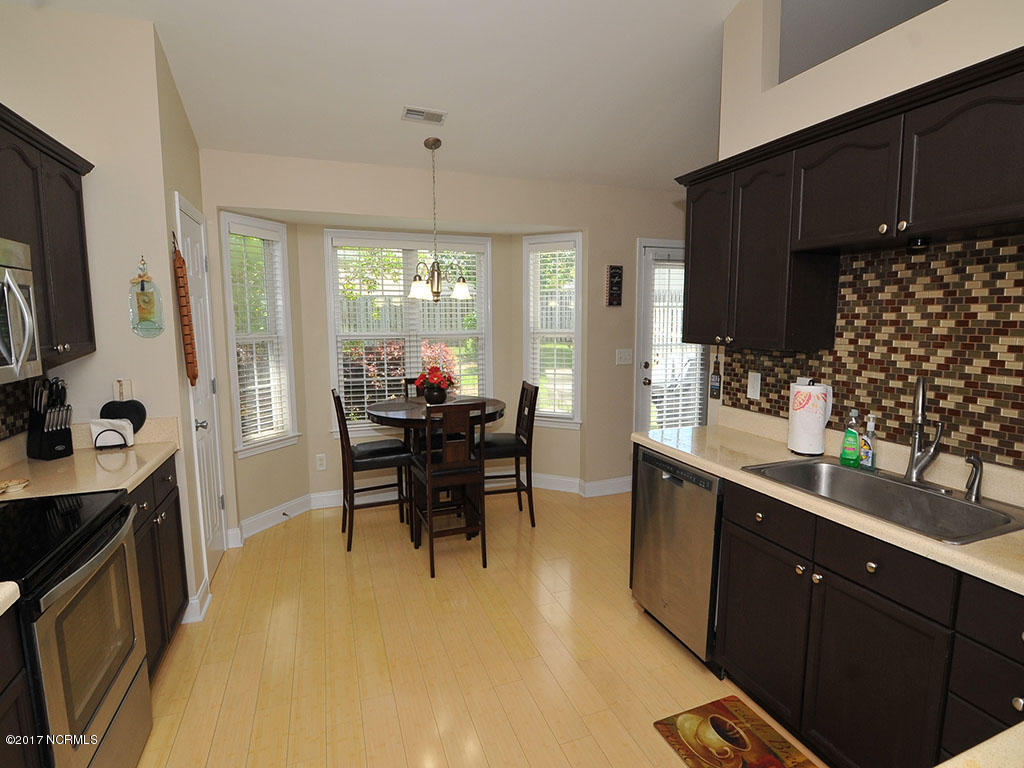 6336 Branford Road Wilmington, NC 28412 - Photo 9 of 23 Kitchen and Bfast