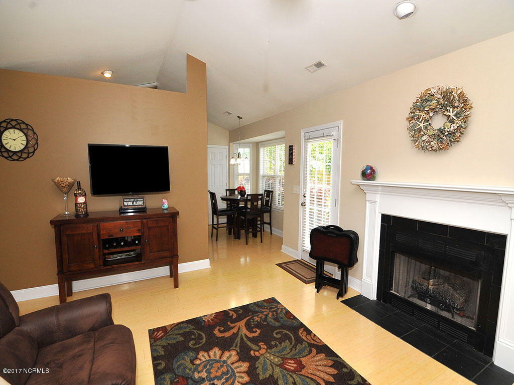 6336 Branford Road Wilmington, NC 28412 - Photo 10 of 23 Living Area 2