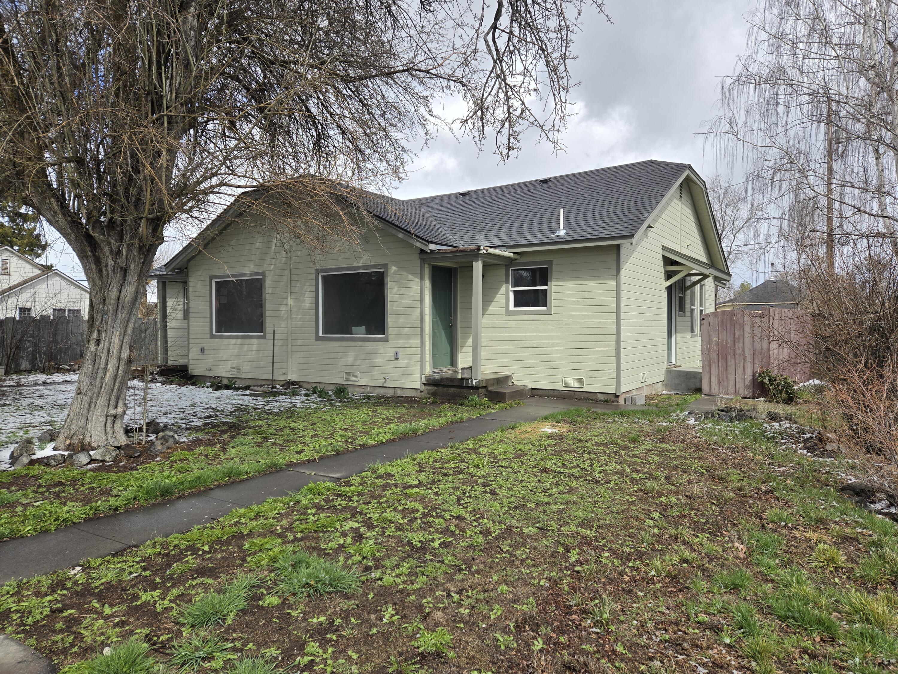 111 North Garfield Street Merrill, OR 97633 - Photo 1 of 1 Front view