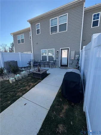 $327,400 | 223 Whiteside Road, Sandston, VA 23150