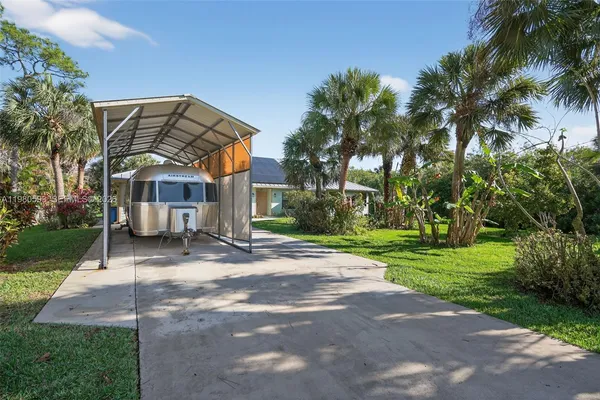 $850,000 | 8535 Southeast May Terrace, Hobe Sound, FL 33455