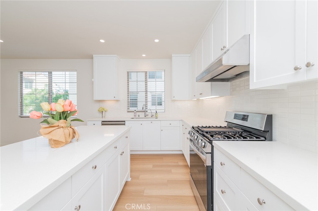723 Spring Garden Irvine, CA 92618 - Photo 8 of 38