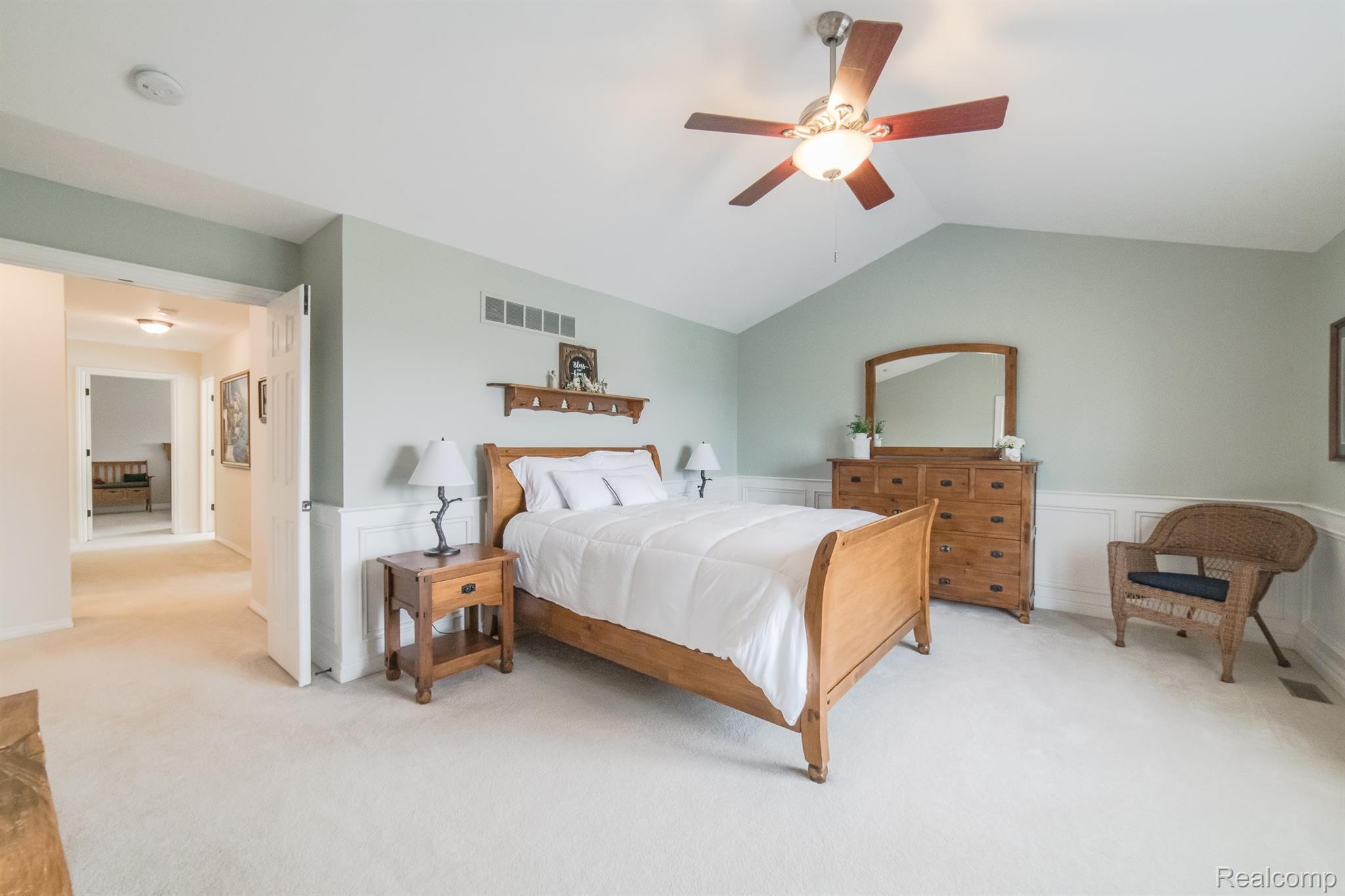 135 Ridge Field Court Oxford, MI 48371 - Photo 32 of 63 135 Ridge Field-34.jpg