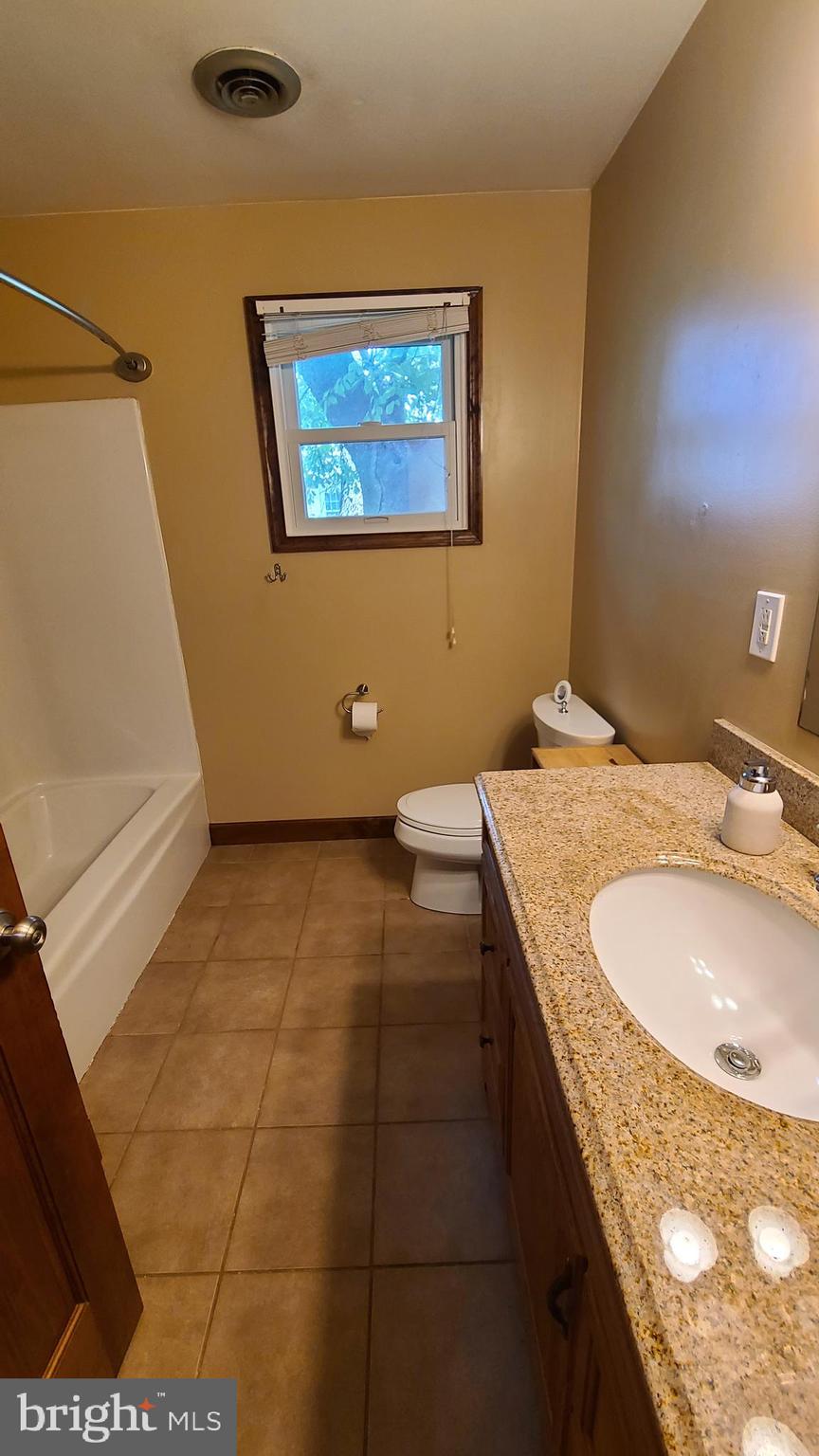 302 Valley Road Enola, PA 17025 - Photo 27 of 35 Second Floor Full Bathroom