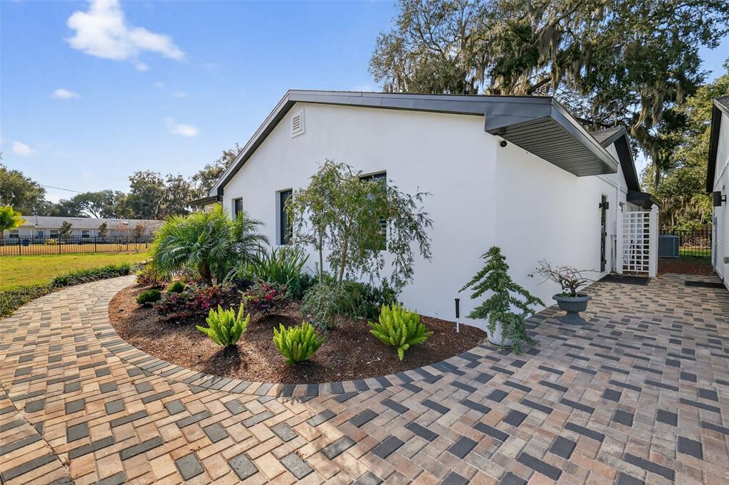 241 Bay Road Mount Dora, FL 32757 - Photo 8 of 57