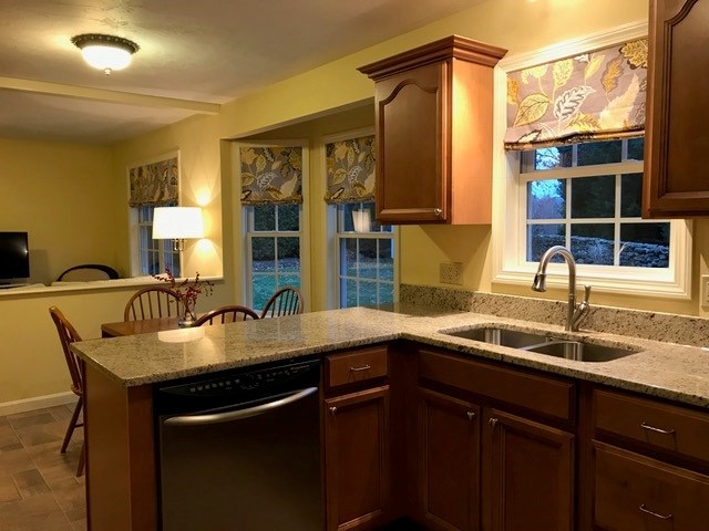 40 Berkeley Road Warwick, RI 02818 - Photo 14 of 39