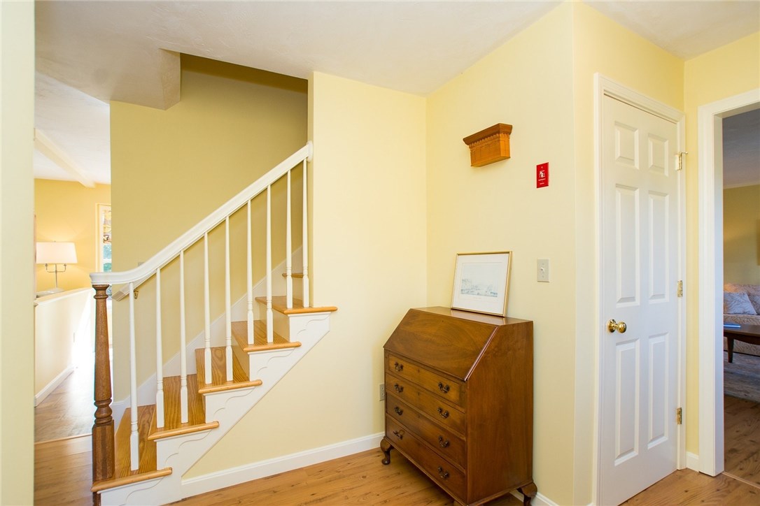 40 Berkeley Road Warwick, RI 02818 - Photo 6 of 39
