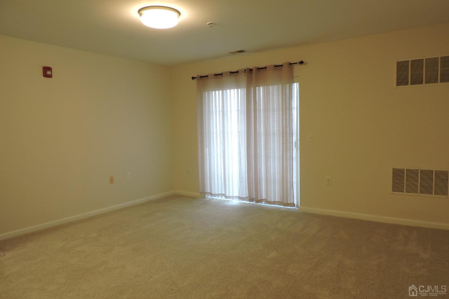 81 Liddle Avenue Edison, NJ 08837 - Photo 5 of 20