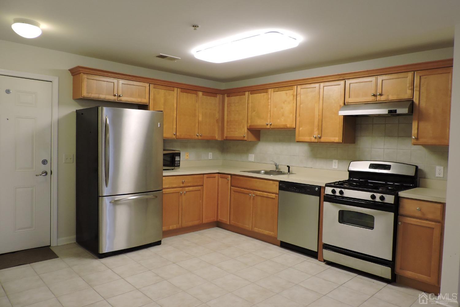 81 Liddle Avenue Edison, NJ 08837 - Photo 9 of 20