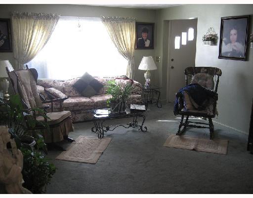 13 Whitman Street Coventry, RI 02816 - Photo 2 of 8 Living Room.