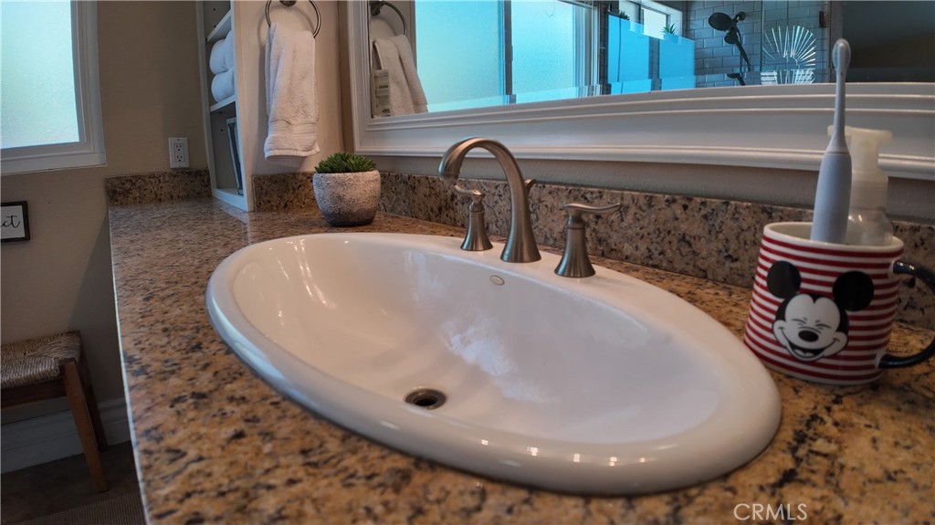 43080 Vista Del Rancho Temecula, CA 92592 - Photo 44 of 57 a bathroom with a sink