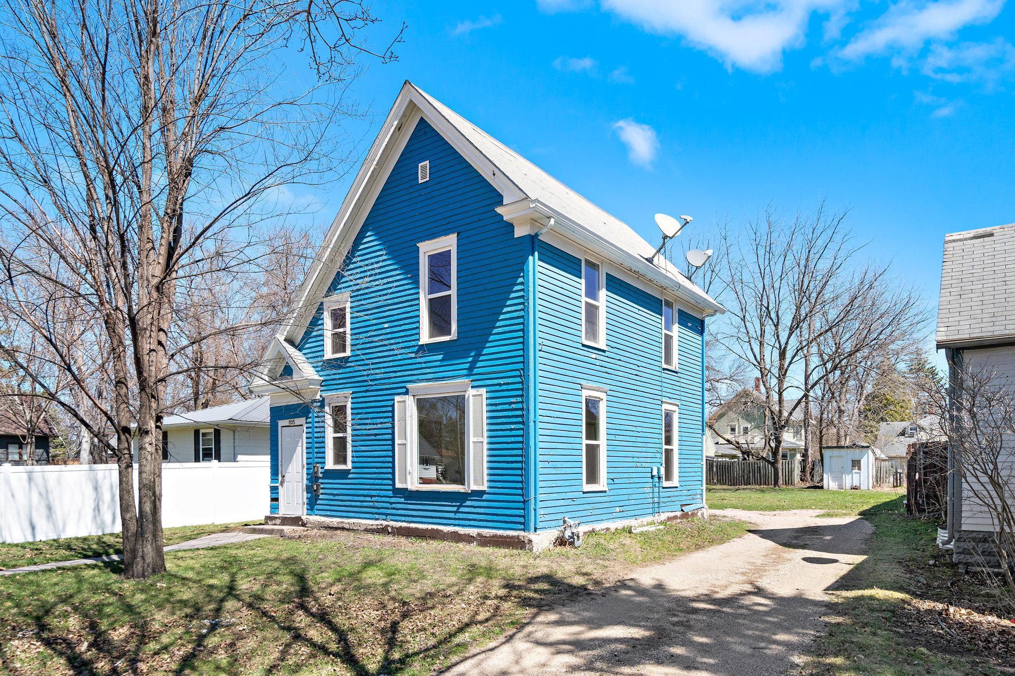 805 4th Street Southwest Willmar, MN 56201 - Photo 2 of 31