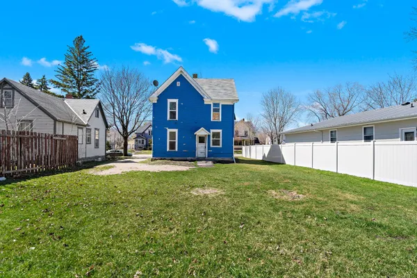 $149,900 | 805 4th Street Southwest, Willmar, MN 56201