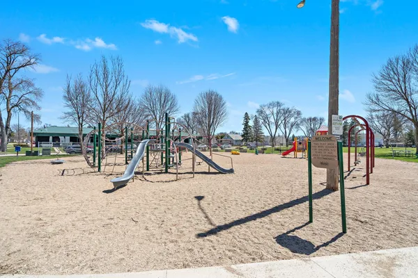 $149,900 | 805 4th Street Southwest, Willmar, MN 56201