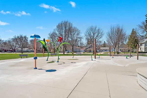 $149,900 | 805 4th Street Southwest, Willmar, MN 56201