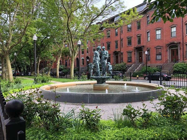 1670 Washington Street, Unit 6 Boston, MA 02118 - Photo 16 of 17 a view of a building with a swimming pool