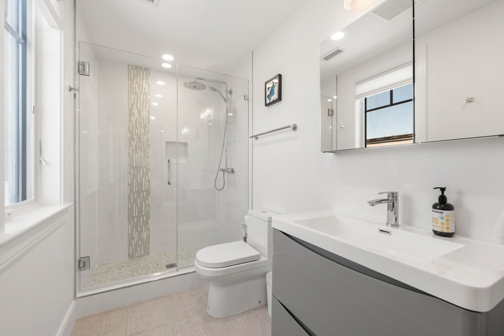 80 Verndale Street, Unit 80 Brookline, MA 02446 - Photo 18 of 28