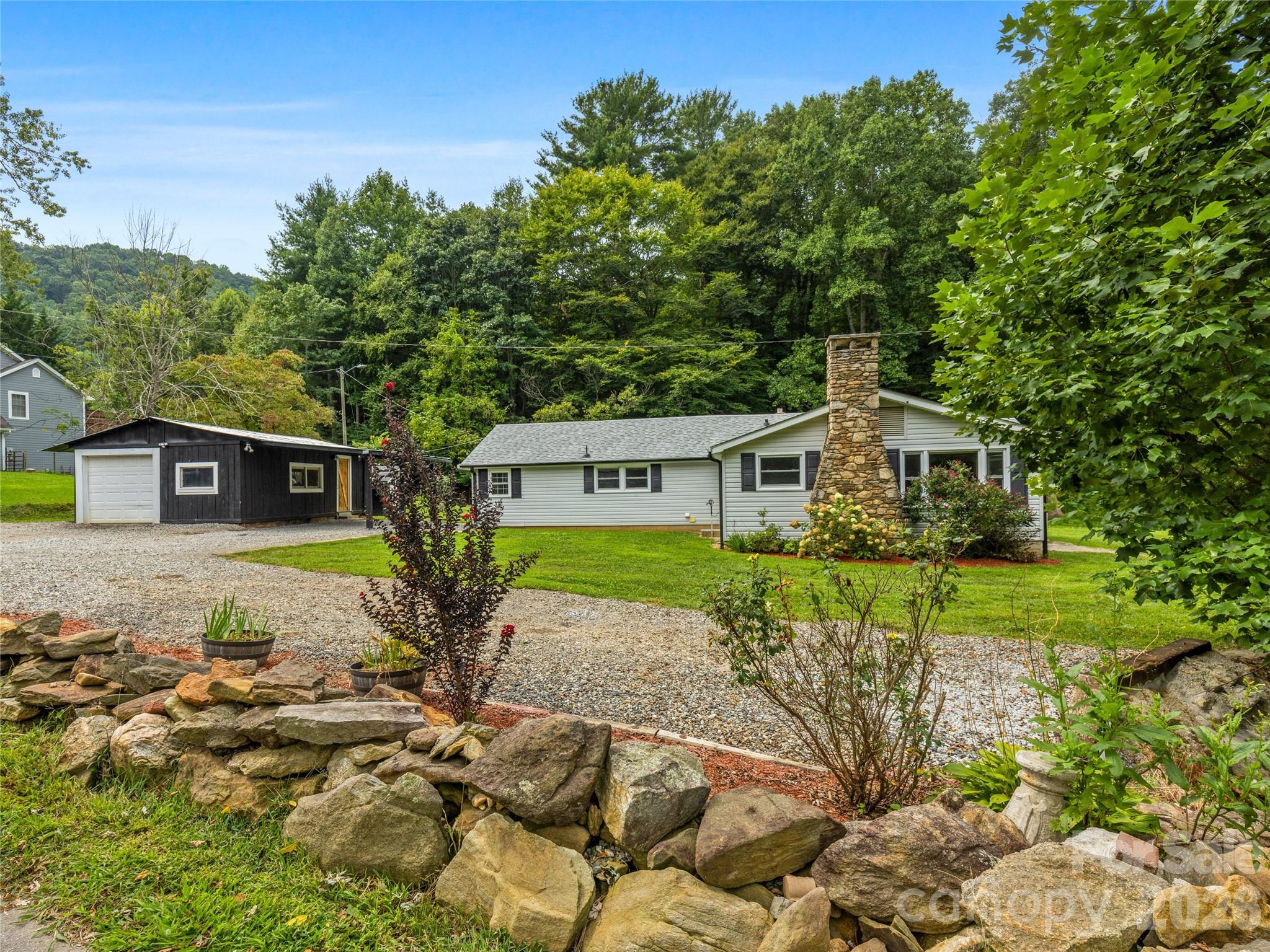 91 Rice Branch Road Asheville, NC 28804 - Photo 7 of 46 Gallery Image 7