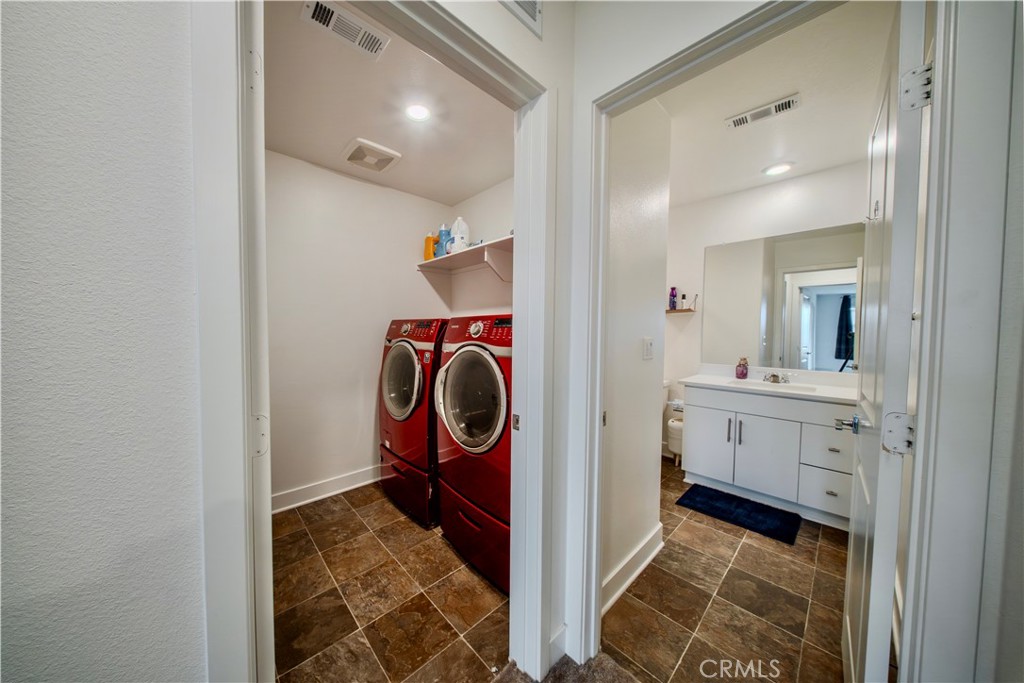 364 Castaic Way Rialto, CA 92377 - Photo 46 of 73