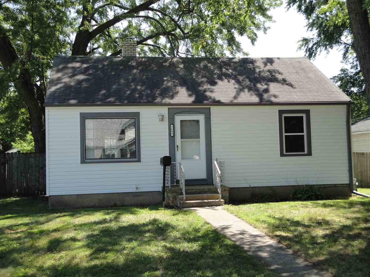 2808 Ridgeway Avenue Rockford, IL 61101 - Photo 1 of 11 Gallery Image 1