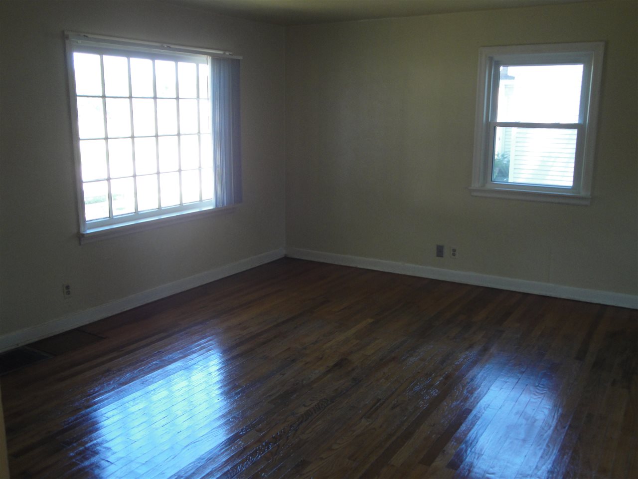 2808 Ridgeway Avenue Rockford, IL 61101 - Photo 3 of 11 Gallery Image 3
