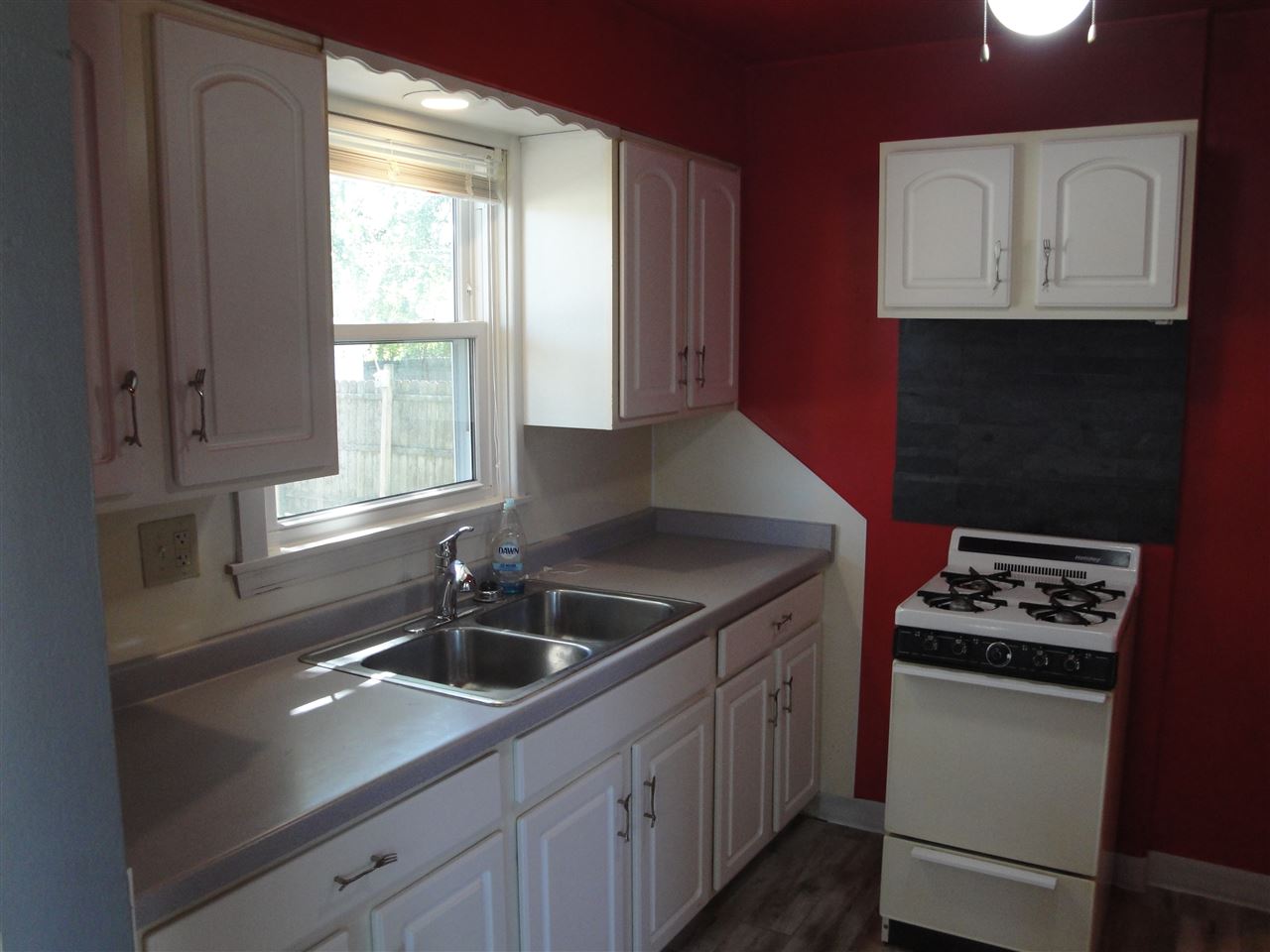 2808 Ridgeway Avenue Rockford, IL 61101 - Photo 4 of 11 Gallery Image 4