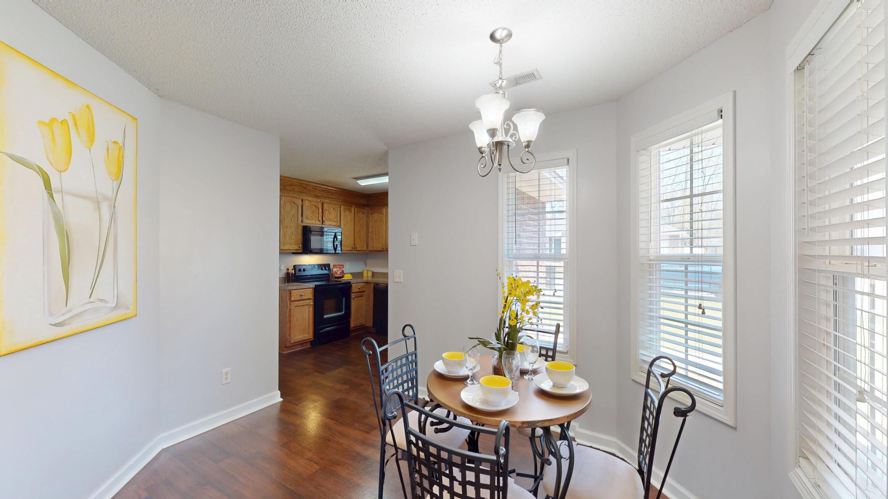 1342 Glastonbury Road Sumter, SC 29154 - Photo 6 of 33