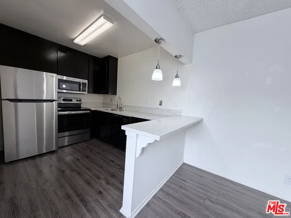 $1,850 | 1137 West 36th Place, Unit 6, Los Angeles, CA 90007