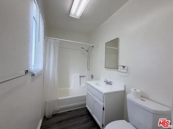$1,850 | 1137 West 36th Place, Unit 6, Los Angeles, CA 90007