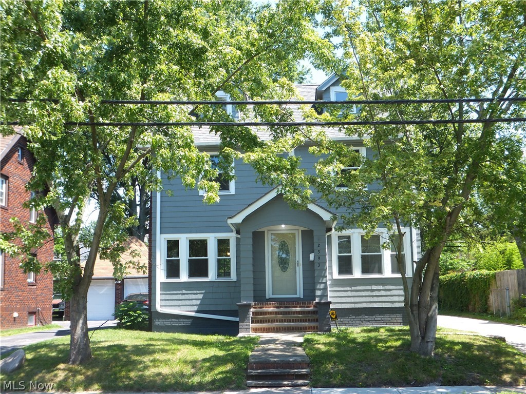 2393 South Taylor Road Cleveland, OH 44118 - Photo 2 of 25 Gallery Image 2